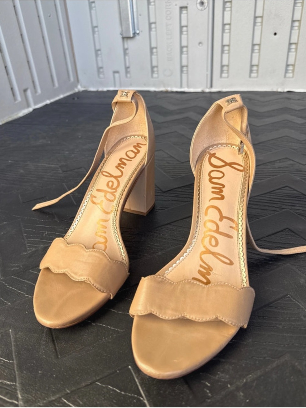 Sam Edelman Nude Tan Scalloped Block Heel Sandals - Size 10
